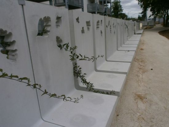 Mur à décors traversants