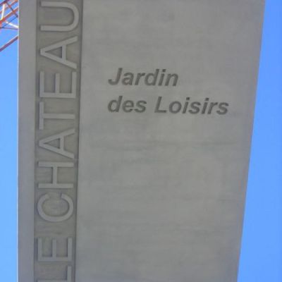 Panneau avec incrustation lettrage