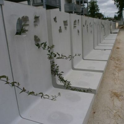 Mur à décors traversants